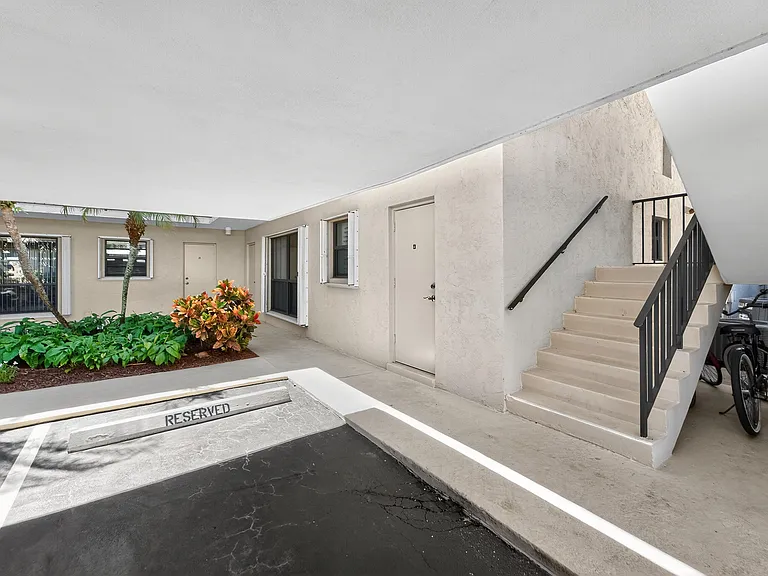 6 Concourse Dr #A — Photo 26