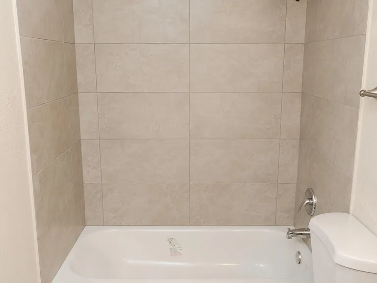 Royal Oak Condominiums — Photo 13