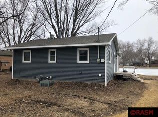 910 Lillian St, Waterville, MN 56096