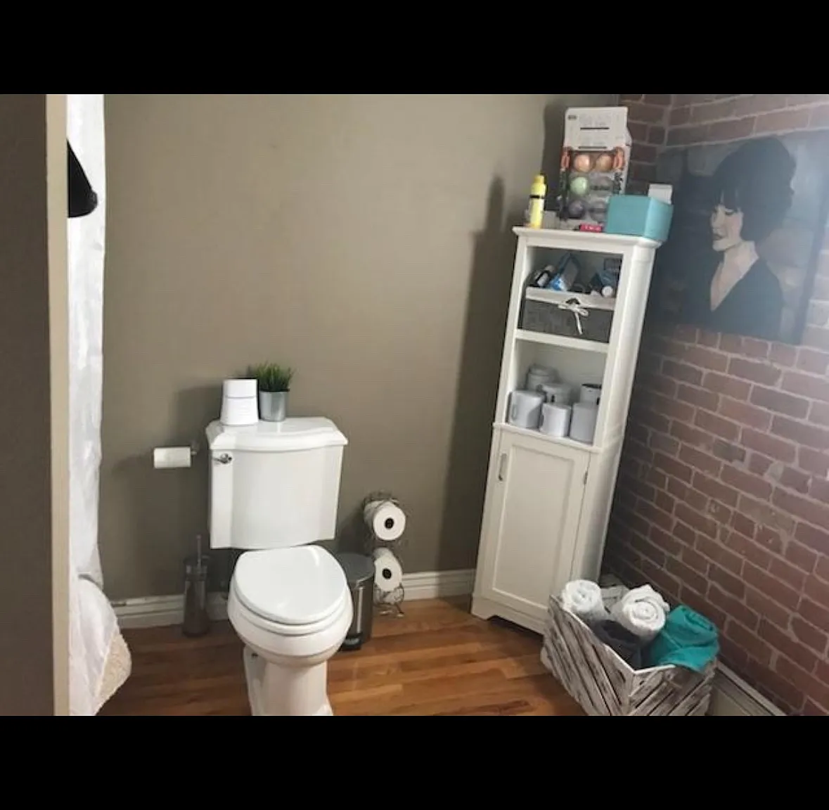 2557 N Clarkson St — Photo 3