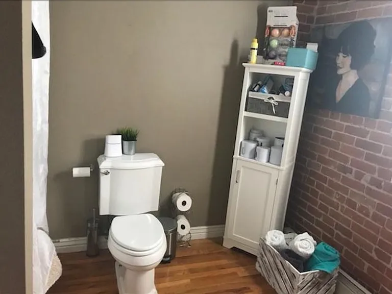 2557 N Clarkson St — Photo 5