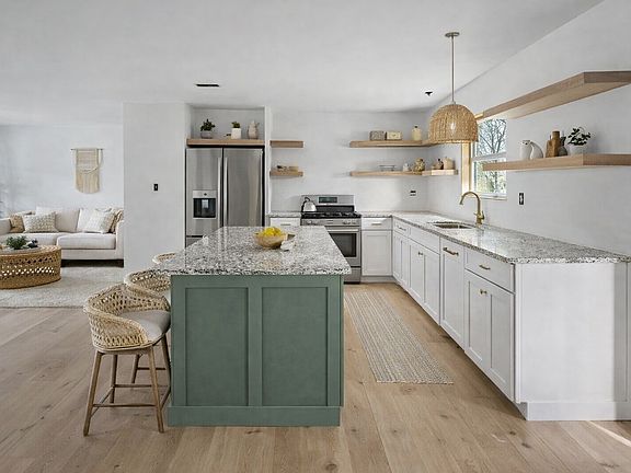 3rd image of 2247 W Sherman St