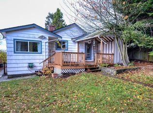 871 Fleming St, Esquimalt, BC V9A 5V3