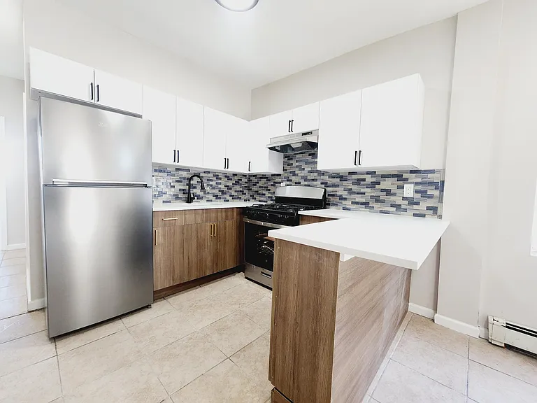 132 Wilkinson Ave #2R — Photo 1