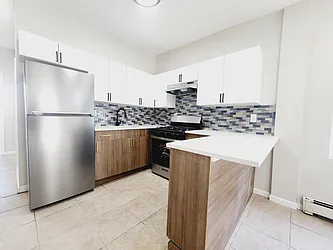 132 Wilkinson Avenue, #2R