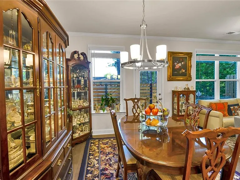 2423 Chene Dr — Photo 15