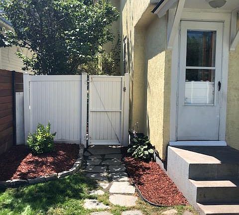 3rd image of 526 E Pine St