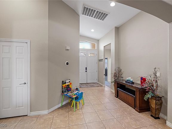 5th image of 523 Park Royal Dr
