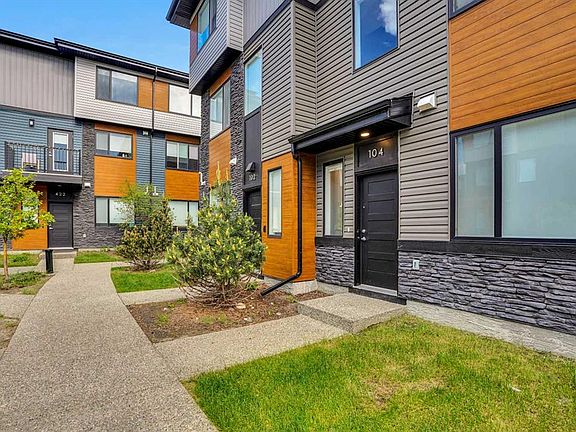 3rd image of 104 S Corner Glen Cir NE