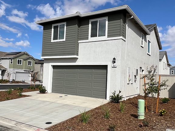 2nd image of 301 Hammock Pl