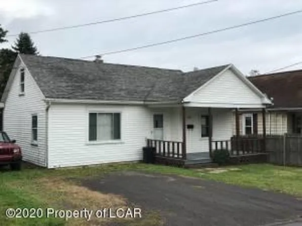 106 Parrish St, Dallas, PA 18612