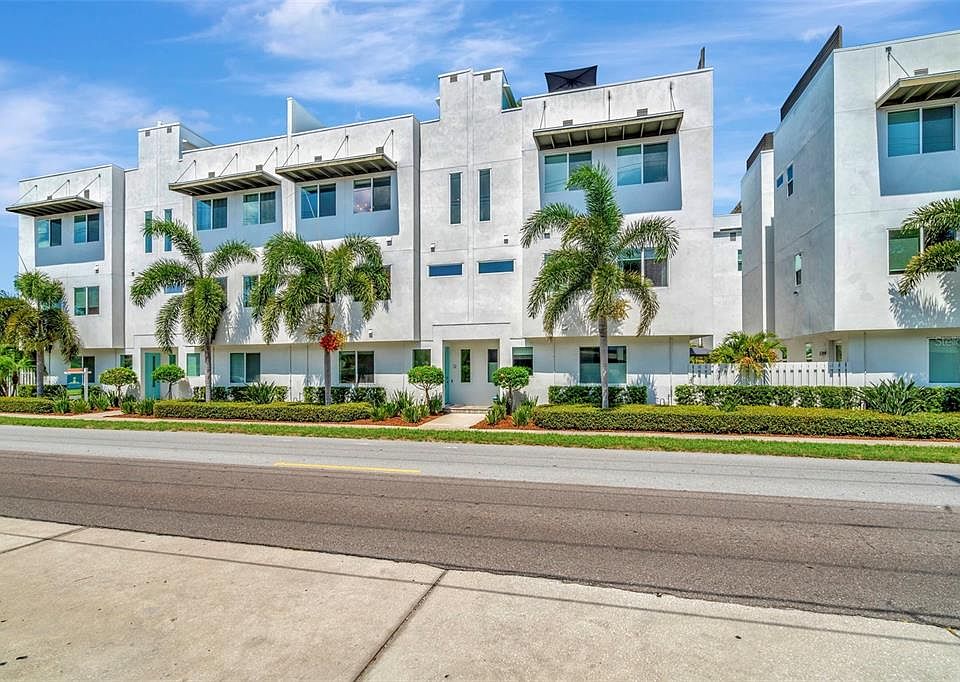 1st image of 3100 W PAUL AVENUE #12