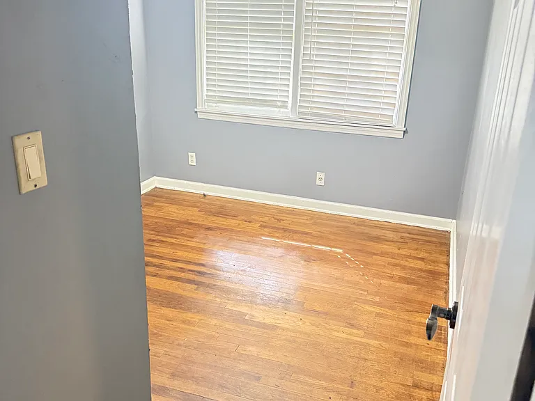 1807 Warren Ct — Photo 7