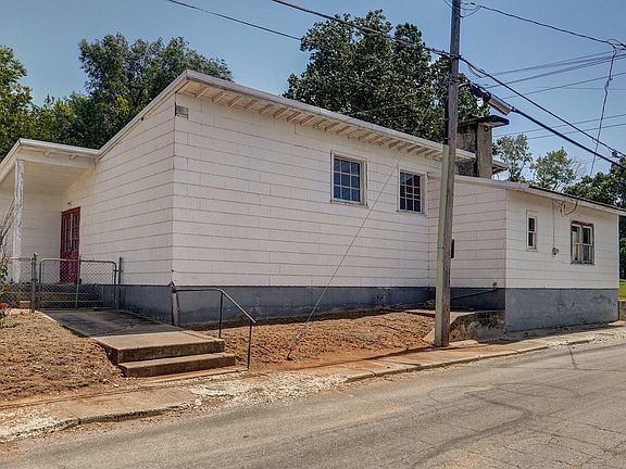 110 N McCanse St-2