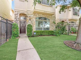 9112 Lakes At 610 Dr, Houston, TX 77054