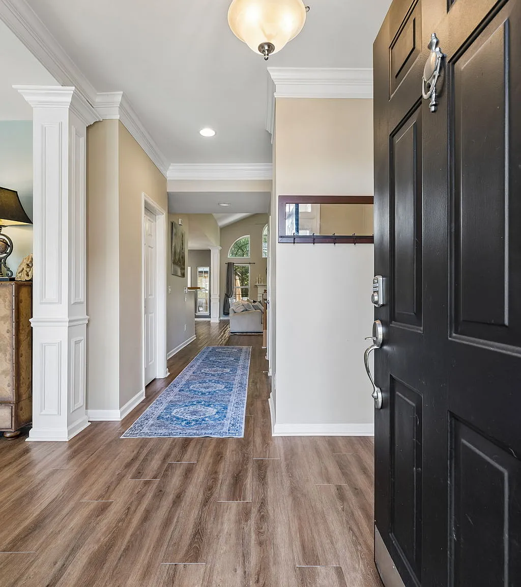 4 bed, 3298 sqft, $4,195 — Photo 2