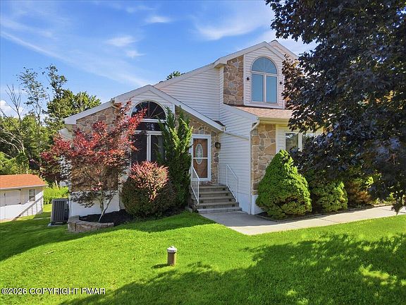 3rd image of 89 Northpark Dr E