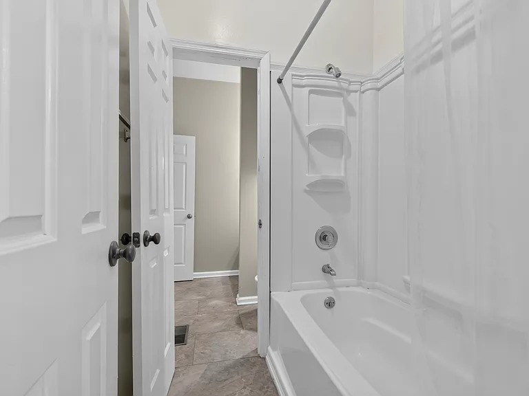 4325 Maryland Ave — Photo 15