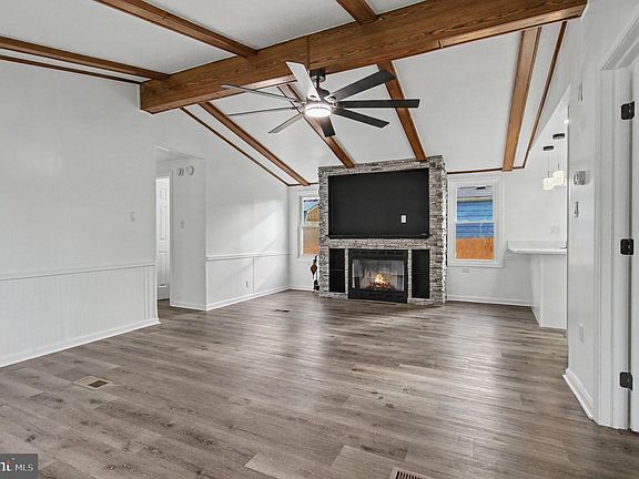 4th image of 606 Red Oak Dr