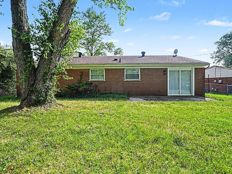 950 Harkin Dr — Photo 10