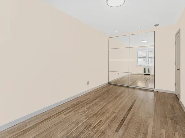 60 East 9th Street image 20 of 27