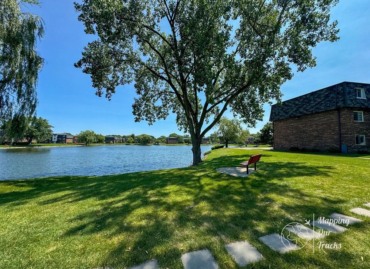 9416 Bay Colony Dr — Photo 2