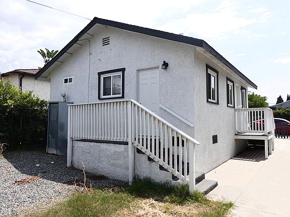 2nd image of 3524 36th St #24