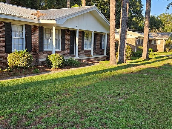 3rd image of 1616 Randall Rd