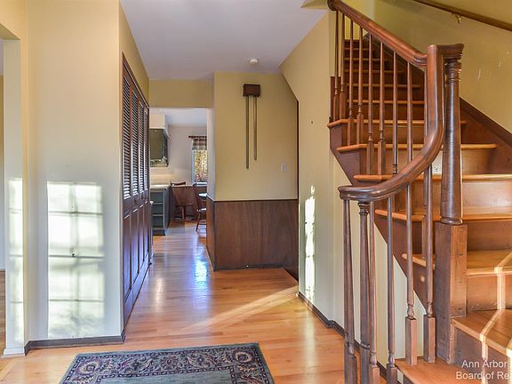 5th image of 2871 Aurora St