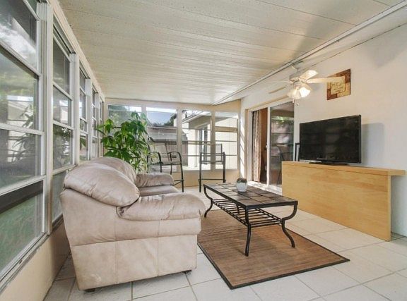 5th image of 8417 Bedford Ln