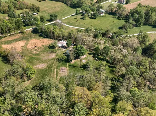 595 Sunny Acres Ln, Bedford, IN 47421