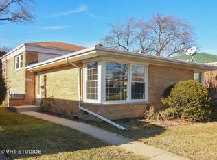 9534 Lawler Ave, Skokie, IL 60077