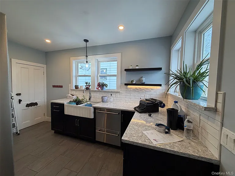184 Highland Ave — Photo 13
