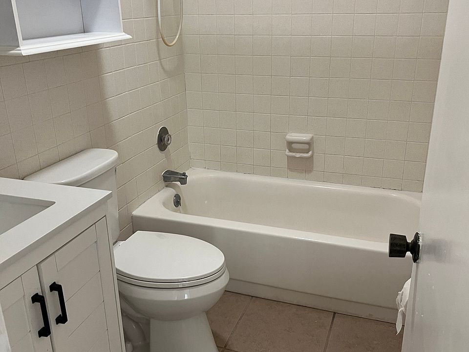 1st image of 333 SE Martin Ave APT 4