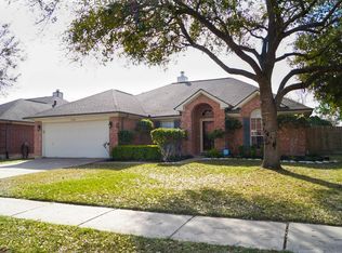 2702 Plantation Dr, Pearland, TX 77584