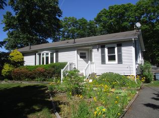 689 Waverly Ave, Holtsville, NY 11742