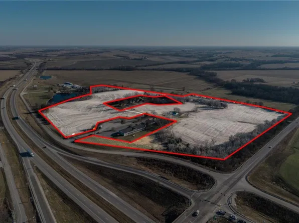 6399 Oakview Ln, Higginsville, MO 64037