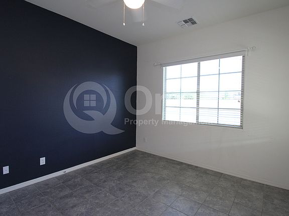 5th image of 3901 S Scott Dr