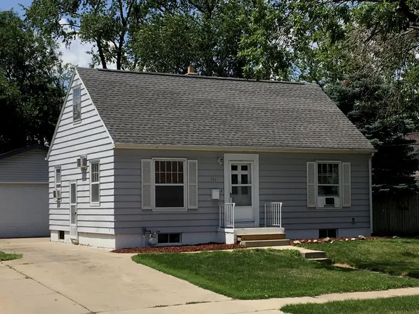 146 18th St SW, Cedar Rapids, IA 52404
