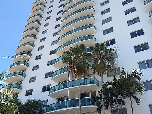 3rd image of 19370 Collins Ave APT 1120