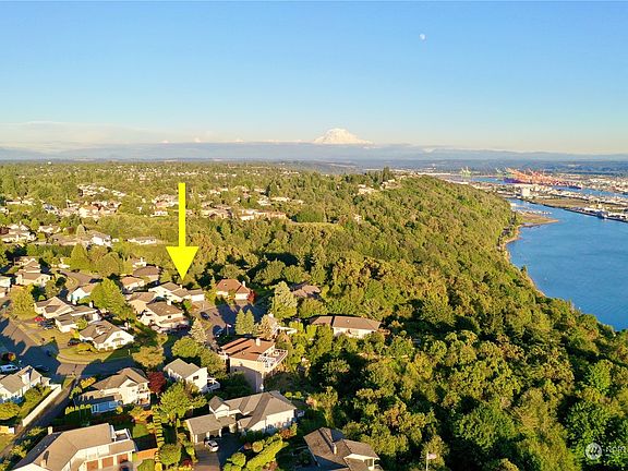 2nd image of 4330 Cliff Side Drive NE