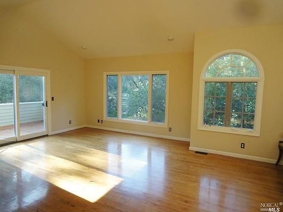 5th image of 515 Scenic Ave