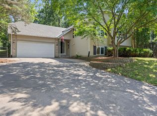 3633 Windtree Dr, Eagan, MN 55123