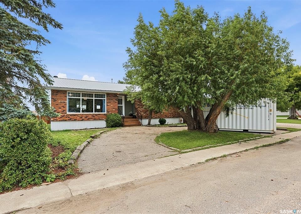 1st image of 304 4th AVENUE