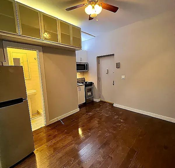 1270 Ocean Ave #4J — Photo 2
