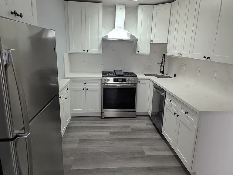 637 Baker St #B-94117 — Photo 10
