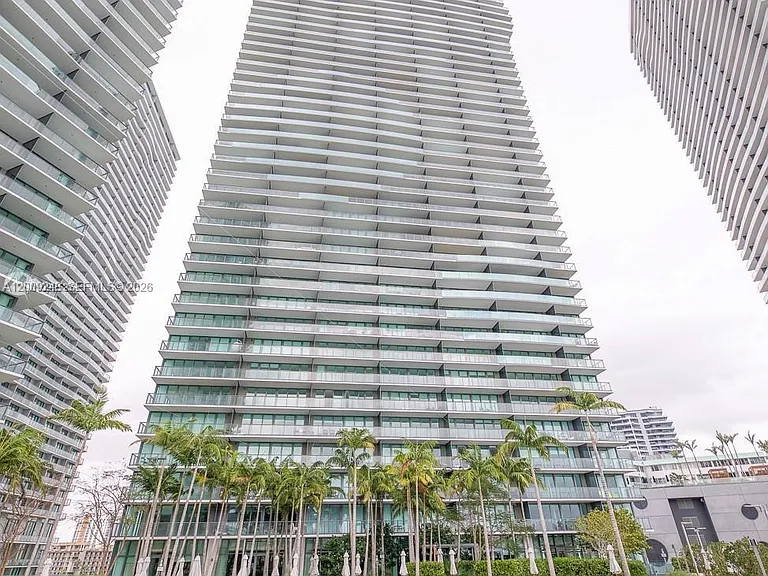 650 NE 32nd St #4005 — Photo 10