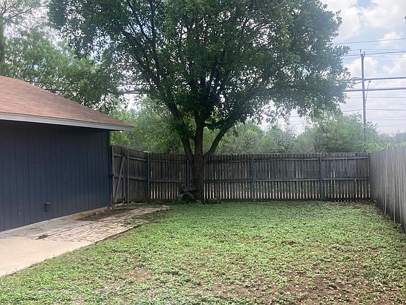 5th image of 8018 Echo Wind St
