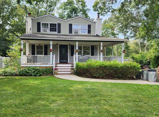 26 Kamio Dr, Mastic, NY 11950