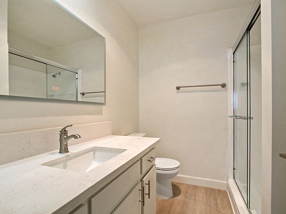 4th image of 1456-60 Barry Ave #9